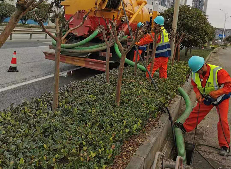 大岭山镇市政管道清淤